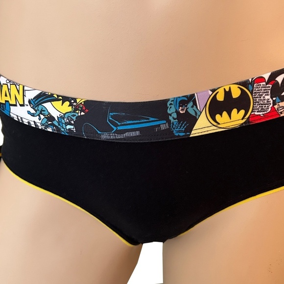 BATGIRL Panty Underwear Brief Graphic DC Comic Action Hero Cotton Blend Tagless - Picture 3 of 9